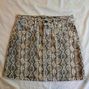 Blank NYC Grey Tan Snakeskin Print 100% Cotton Denim Mini Skirt Fall